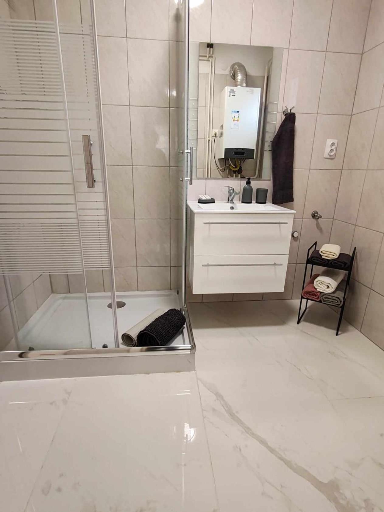 To Apartman Gunarasfuerdo Dombóvár المظهر الخارجي الصورة