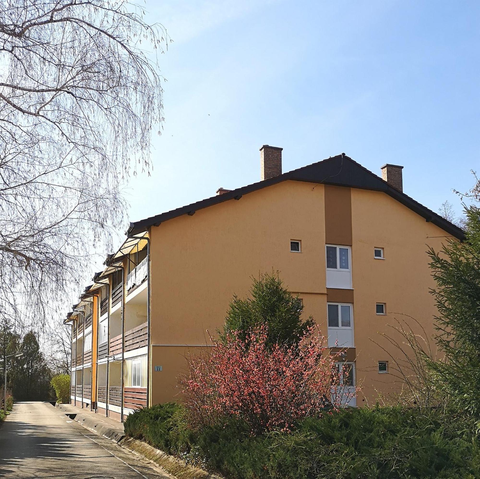 To Apartman Gunarasfuerdo Dombóvár المظهر الخارجي الصورة